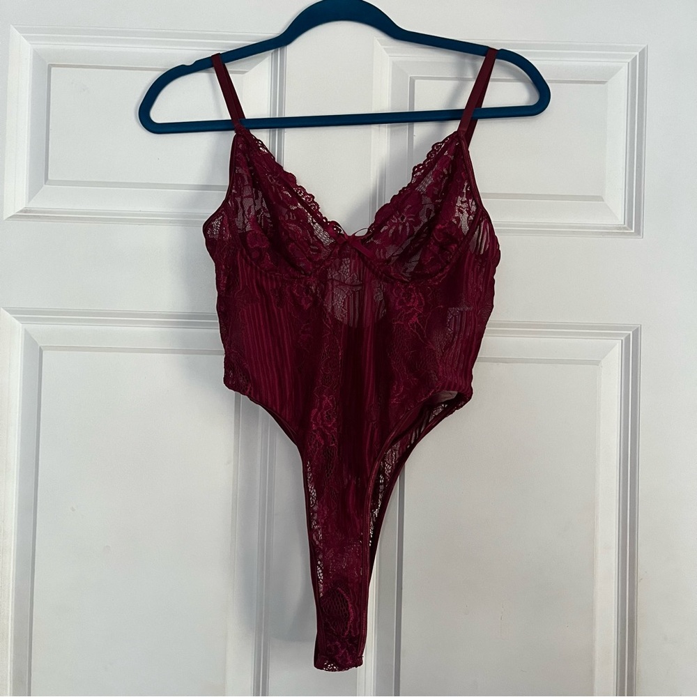 NWT PrettyLittleThing Plum Lace Insert High Leg Cup Bodysuit - Picture 6 of 15